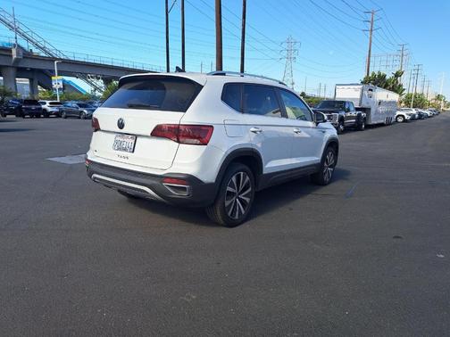 2023 Volkswagen Taos 1.5T SE