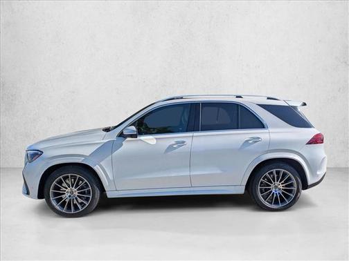 MANUFAKTUR Moonlight White Metallic 2026 Mercedes-Benz GLE 580 4MATIC