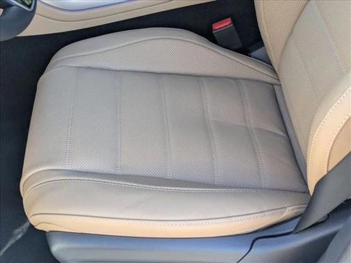 MANUFAKTUR Moonlight White Metallic 2026 Mercedes-Benz GLE 580 4MATIC