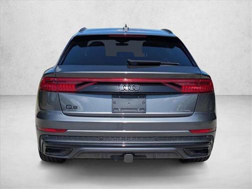 Daytona Gray Pearl Effect 2022 Audi Q8 55 Prestige