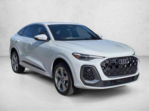 Glacier White Metallic 2025 Audi Q5 Premium Plus TFSI quattro S tronic