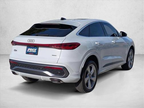 Glacier White Metallic 2025 Audi Q5 Premium Plus TFSI quattro S tronic