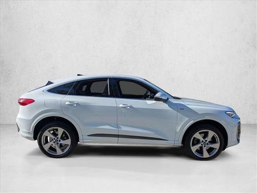 Glacier White Metallic 2025 Audi Q5 Premium Plus TFSI quattro S tronic