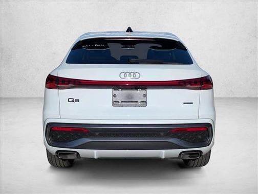 Glacier White Metallic 2025 Audi Q5 Premium Plus TFSI quattro S tronic