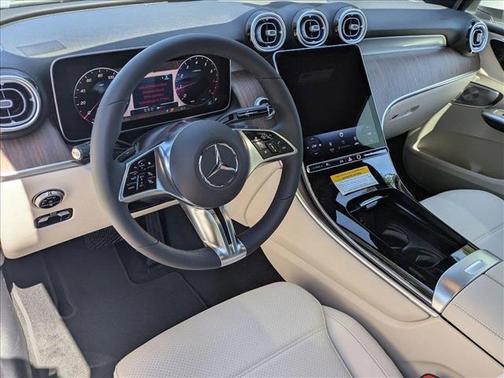 2025 Mercedes-Benz GLC 300 4MATIC