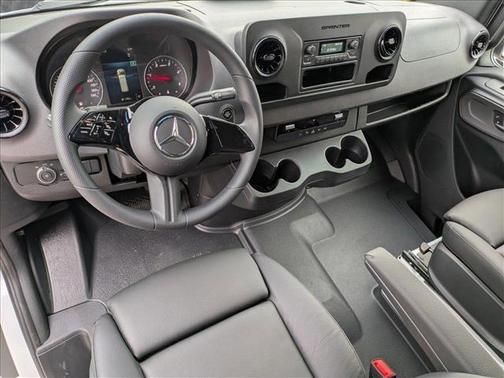 2025 Mercedes-Benz Sprinter 2500 Standard Roof