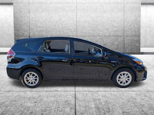 2017 Toyota Prius v Four