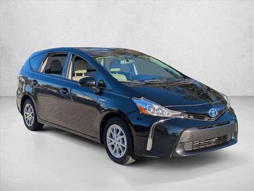 2017 Toyota Prius v Four