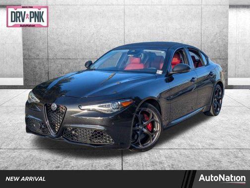 Vulcano Black Metallic 2019 Alfa Romeo Giulia Ti Sport
