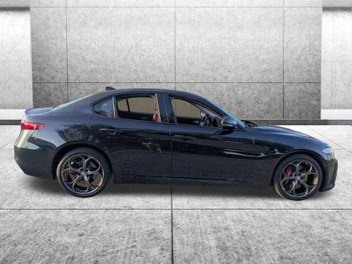 Vulcano Black Metallic 2019 Alfa Romeo Giulia Ti Sport