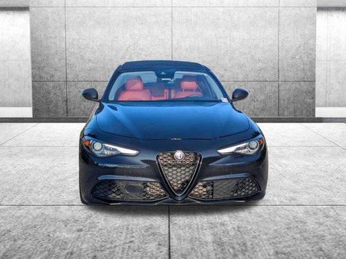 Vulcano Black Metallic 2019 Alfa Romeo Giulia Ti Sport