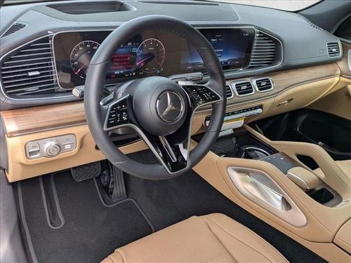 MANUFAKTUR Moonlight White Metallic 2026 Mercedes-Benz GLE 450 4MATIC