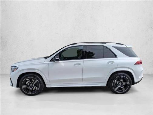 MANUFAKTUR Moonlight White Metallic 2026 Mercedes-Benz GLE 450 4MATIC