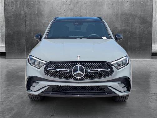 2025 Mercedes-Benz GLC 300 4MATIC