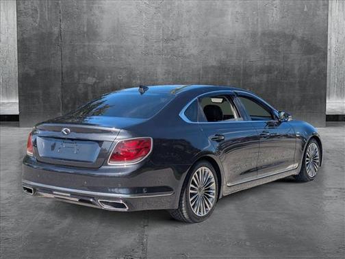 2019 Kia K900 Luxury