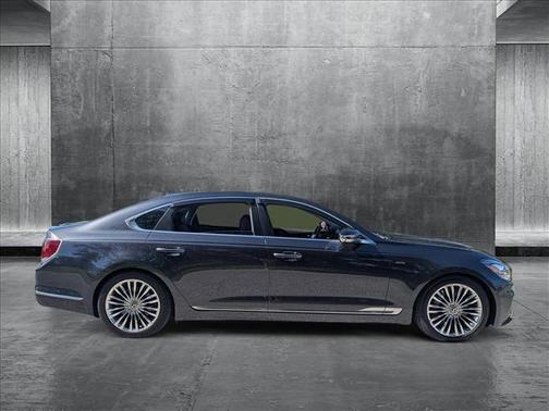 2019 Kia K900 Luxury