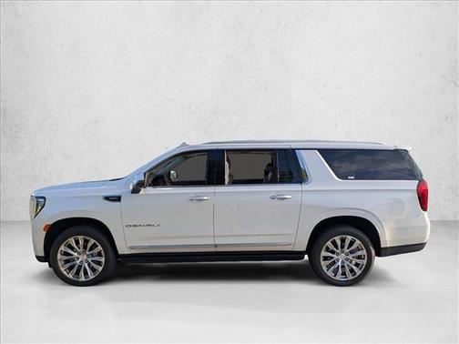 White Frost Tricoat 2022 GMC Yukon XL Denali