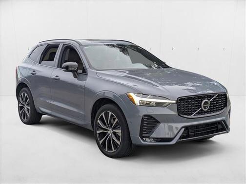 2024 Volvo XC60 B5 Ultimate Dark Theme