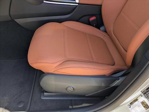 2025 Mercedes-Benz GLC 350e Base