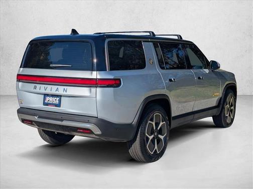 2023 Rivian R1S Adventure