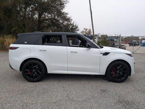 2024 Land Rover Range Rover Sport SE
