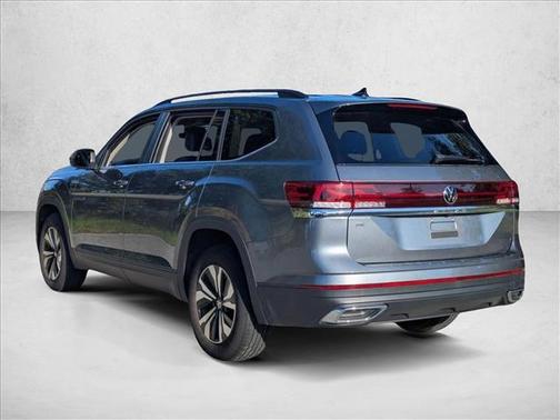 Platinum Gray Metallic 2025 Volkswagen Atlas 2.0T SE