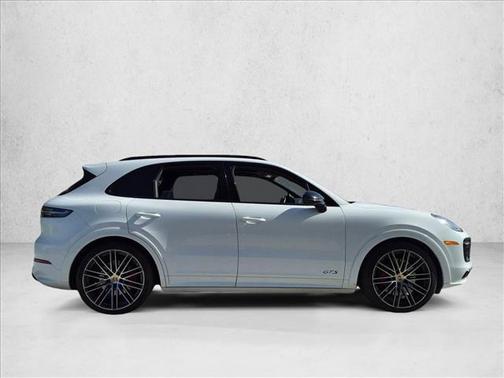 White 2021 Porsche Cayenne Cayenne S