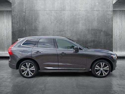 2022 Volvo XC60 B5 Inscription