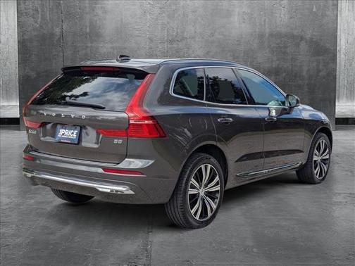 2022 Volvo XC60 B5 Inscription