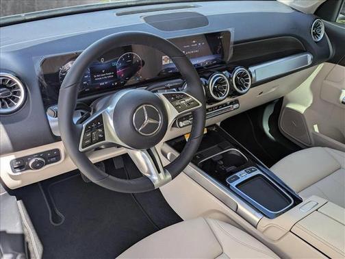 2025 Mercedes-Benz GLB 250 4MATIC