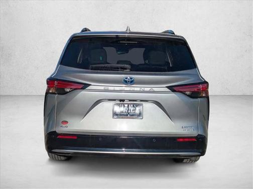 2023 Toyota Sienna Limited