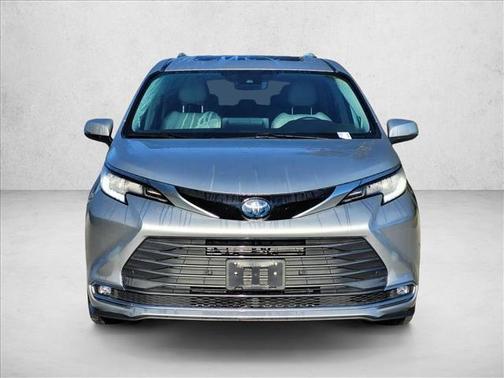 2023 Toyota Sienna Limited