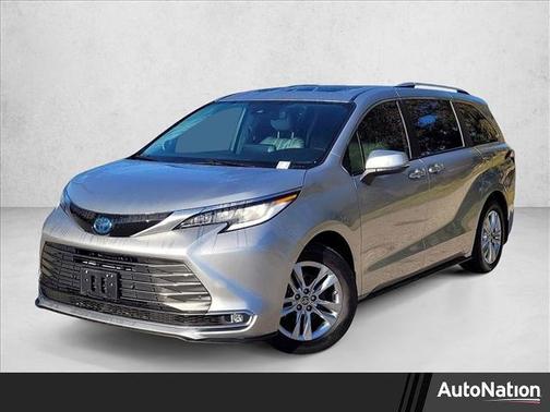 2023 Toyota Sienna Limited