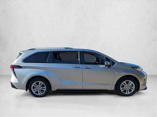 2023 Toyota Sienna Limited