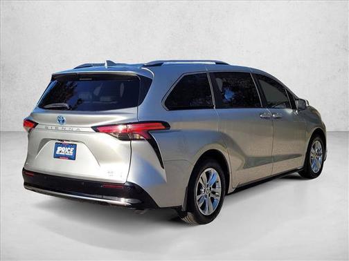 2023 Toyota Sienna Limited