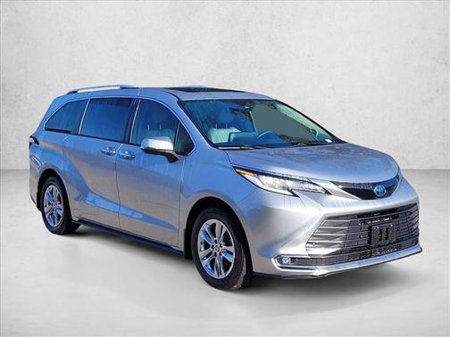 2023 Toyota Sienna Limited