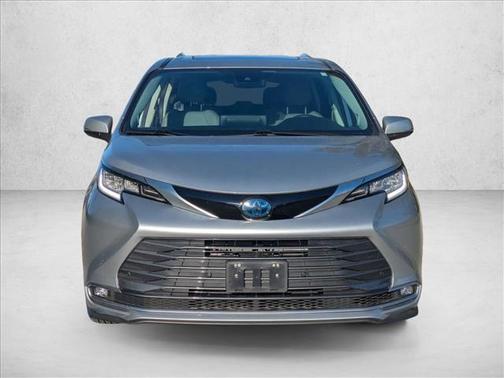 2023 Toyota Sienna Limited