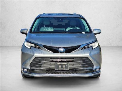 2023 Toyota Sienna Limited