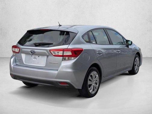 Ice Silver Metallic 2018 Subaru Impreza 2.0i