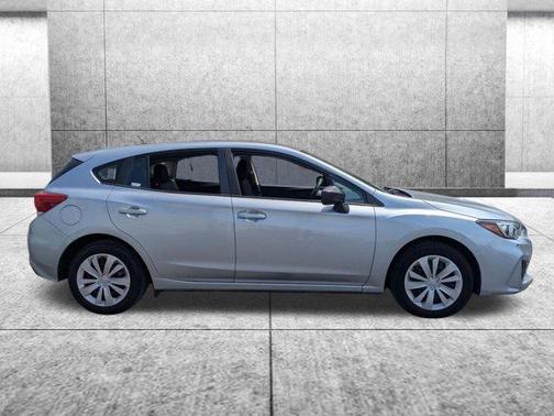 Ice Silver Metallic 2018 Subaru Impreza 2.0i