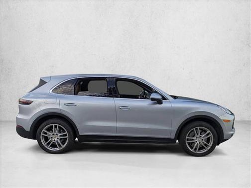 Dolomite Silver Metallic 2021 Porsche Cayenne S