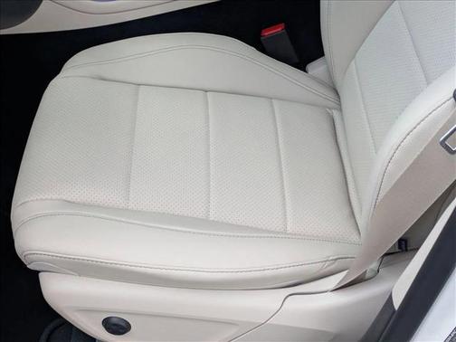 Polar White 2026 Mercedes-Benz GLE 450 4MATIC
