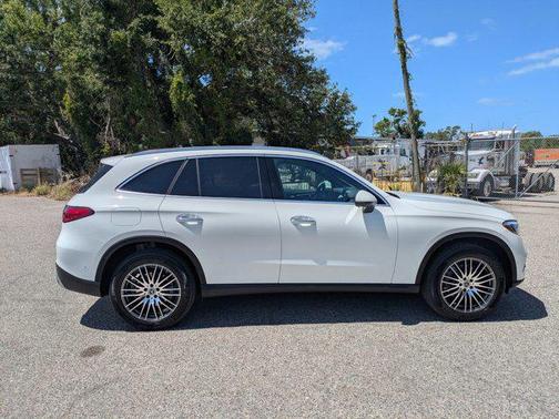 2025 Mercedes-Benz GLC 300 Base