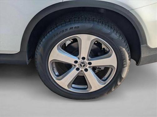 designo Diamond White Metallic 2021 Mercedes-Benz GLC 300 4MATIC