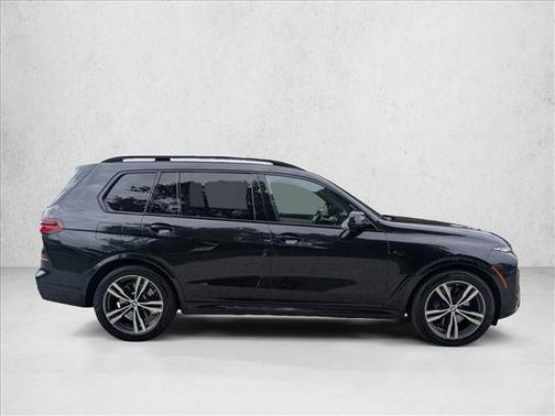 Black Sapphire Metallic 2024 BMW X7 xDrive40i