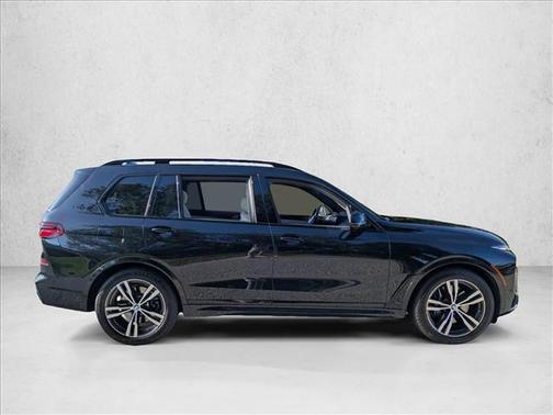 Black Sapphire Metallic 2024 BMW X7 xDrive40i