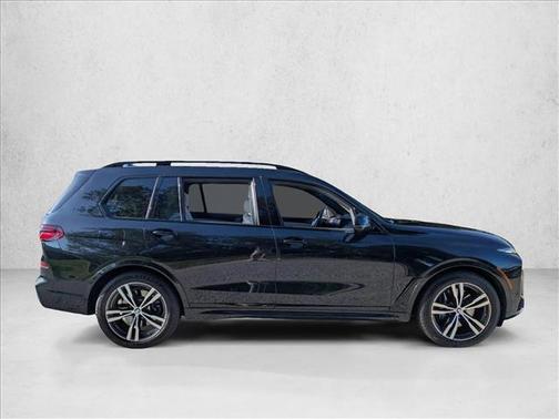Black Sapphire Metallic 2024 BMW X7 xDrive40i