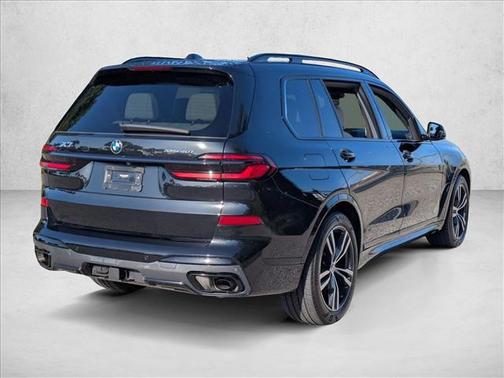 Black Sapphire Metallic 2024 BMW X7 xDrive40i