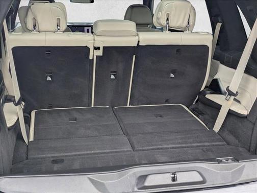 Black Sapphire Metallic 2024 BMW X7 xDrive40i
