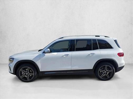 Polar White 2026 Mercedes-Benz GLB 250 4MATIC